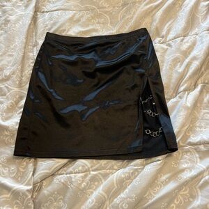 Satin skirt with chains